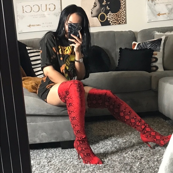 Welcome to my Closet 🖤 - Picture 10 of 14